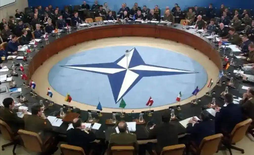 朗普刚要开心就收到了坏消息不到1天格陵兰就被出卖了特(图17) 朗普刚要开心就收到了坏消息不到1天格陵兰就被出卖了特(图17)